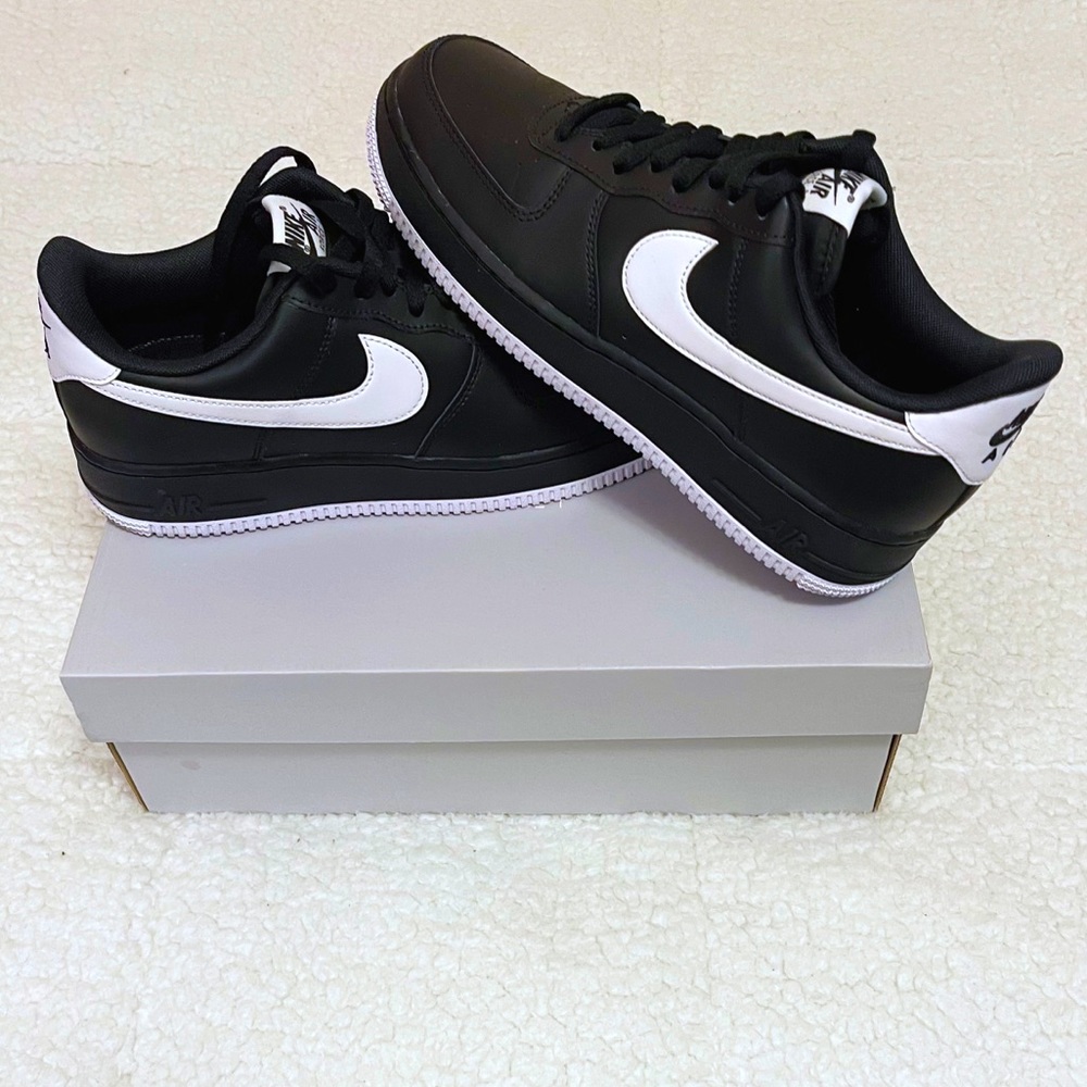 Nike Air Force 1 07 “Tuxedo”